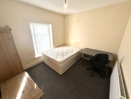 Llantwit Road, Treforest - Photo 3