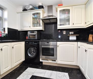 Kingsman Drive, Clacton-on-Sea, Essex, CO16 8UR - Photo 6