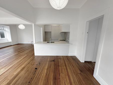 Well renovated 3 bedroom sanctuary - Photo 2