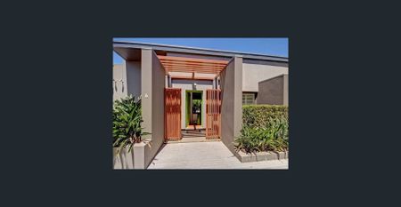 Stylish and Spacious Villa - Photo 5