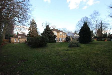 West Byfleet, Surrey, KT14 - Photo 2