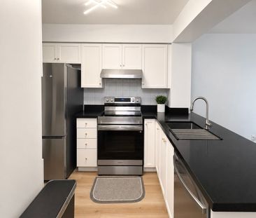 For Lease - 35 Kingsbridge Garden Circle Unit# 814, Mississauga, On... - Photo 2