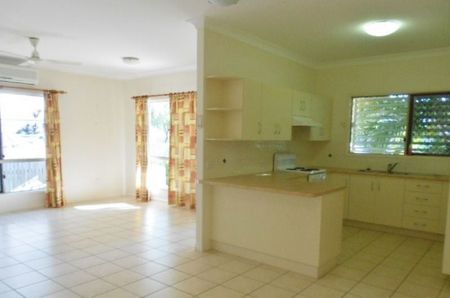 2/4 Wagner Street, Oonoonba - Photo 3