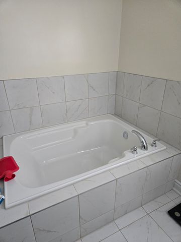 For Lease - 16 Denny Street, Ajax, Ontario - Photo 5