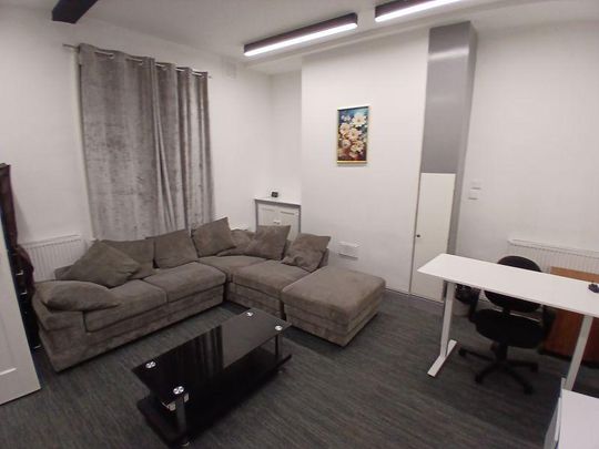 3 bedroom apartment to rent - Photo 1