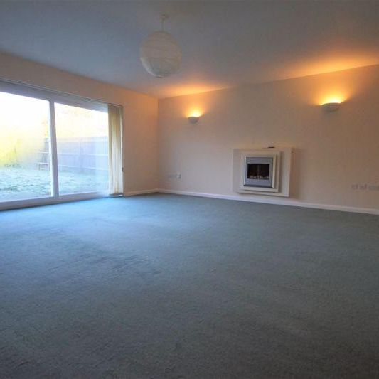 4 bedroom detached house to rent - Photo 1