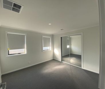 Lifestyle and Convenience: Explore a Brand New Double-Storey Home - Photo 6