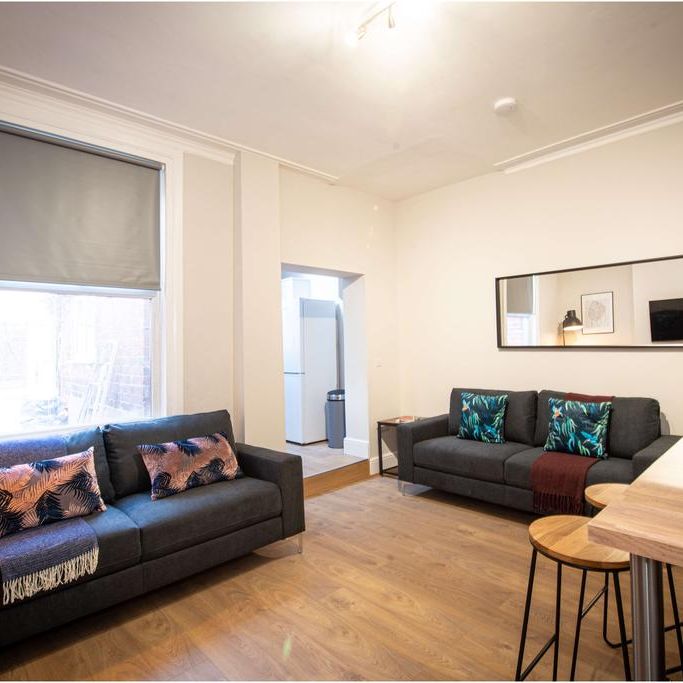 1 bedroom in a house share to rent - Photo 1