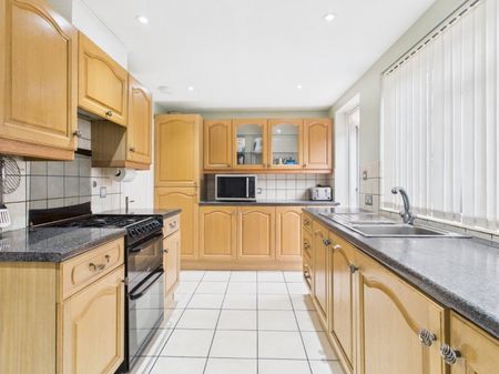 Main Street, Feltham,TW13 - Photo 2