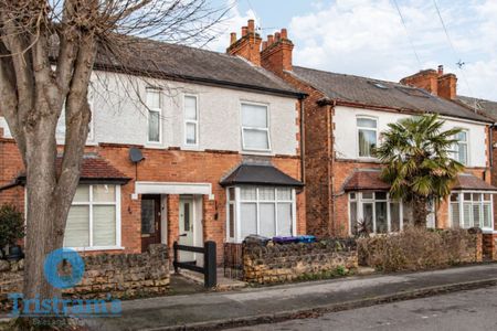 4 bed Semi-Detached House for Rent - Photo 3