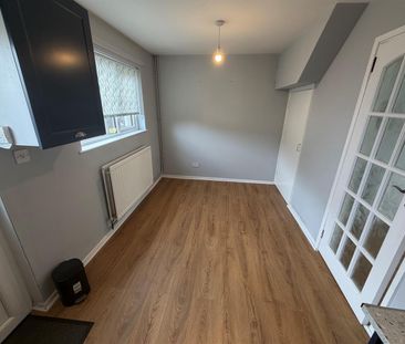 6 The Hill, Groomsport, - Photo 3