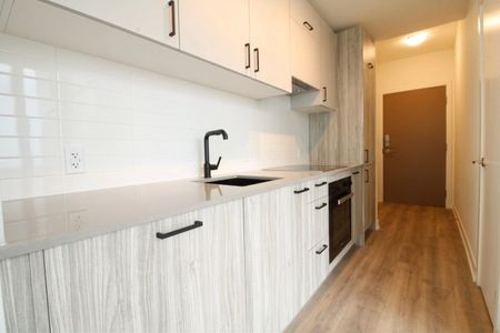 For Lease - 5 Quarrington Lane Unit# 3011, Toronto, Ontario - Photo 3