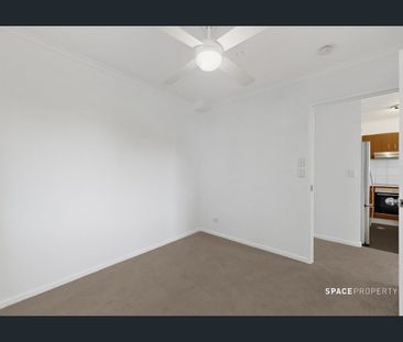 Charming Spring Hill Living Awaits You - Photo 4