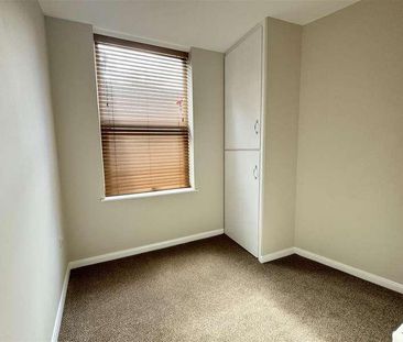 New Queen Street, Scarborough, YO12 - Photo 2
