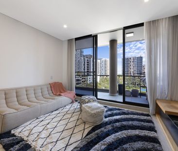 Furnished three bedroom apartment in the heart of Eastgardens - Photo 1
