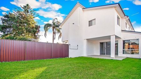 Large Family Home in Prime Location - Photo 3