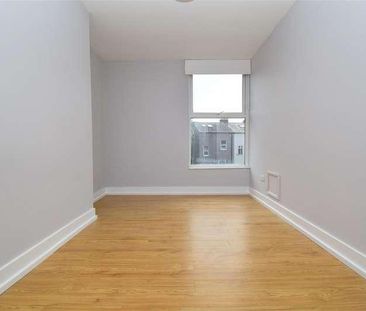 College Grove View, Wakefield, WF1 - Photo 2