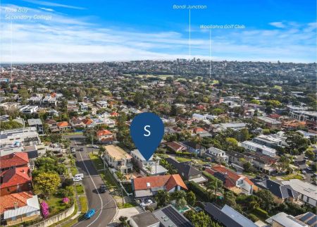 Harbour-Side Luxury with Grand Proportions and Iconic Views - Photo 2