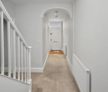 3 bedroom end of terrace house to rent - Photo 4