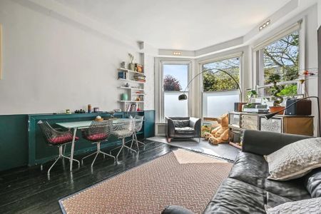 3 bedroom flat to rent - Photo 4