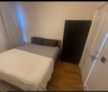 Room in a Shared Flat, Stephendale Road, SW6 - Photo 4