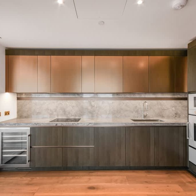 Carnation Way London SW8 - Photo 1