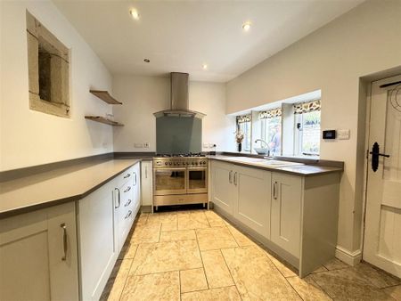 3 bedroom terraced house to rent - Photo 5