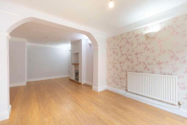 Kings Road, Cheltenham, GL52 - Photo 1