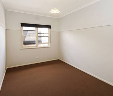 Charming 3-Bedroom Home in Prime Horsham Location - Photo 5