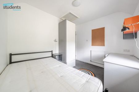 6 bedroom semi-detached house to rent - Photo 5