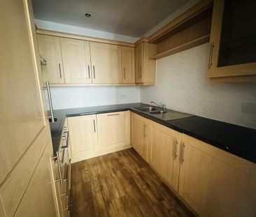2 bedroom ground floor flat to rent - Photo 4