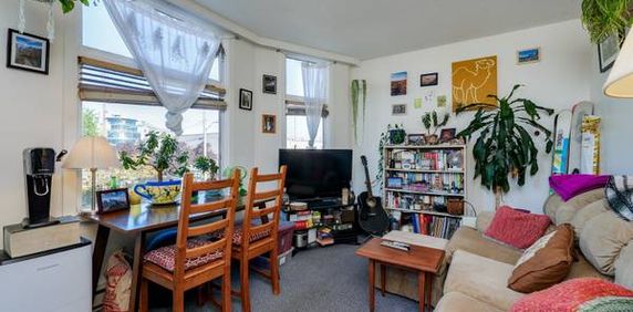 1 Bedroom Apartment on Ontario Street - Photo 2