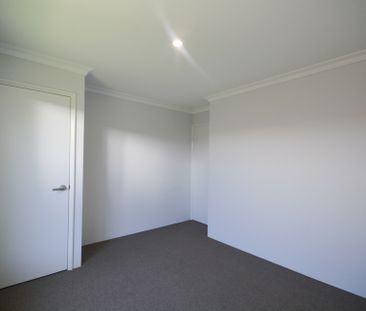 Brand New Home in Coastal Madora Bay! - Photo 2