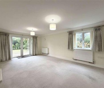 Chine Reach, Grosvenor Road, Bournemouth, Dorset, BH4 - Photo 1