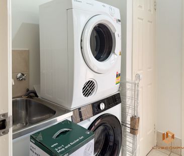 Victoria Park - Photo 1