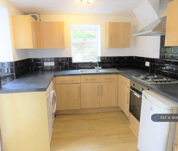 1 bedroom in a house share to rent - Photo 5