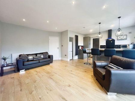 3 bedroom detached bungalow to rent - Photo 4