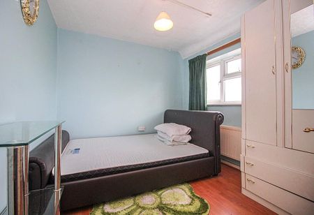 1 bedroom in a house share to rent - Photo 5