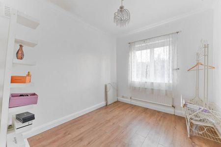 4 bedroom semi-detached house to rent - Photo 4