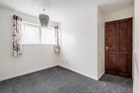 3 bedroom semi-detached house to rent - Photo 4