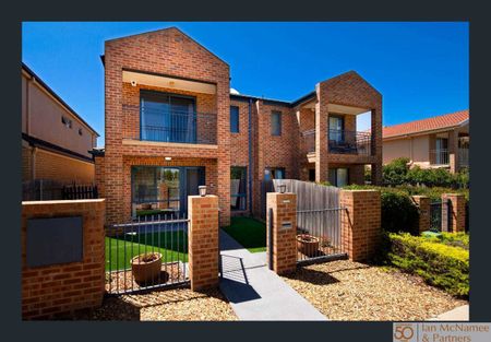14 Glow Worm Grove, Harrison ACT 2914 - Terrace For Rent | Domain - Photo 4