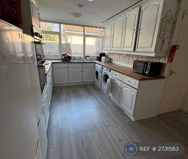 1 bedroom in a house share to rent - Photo 1