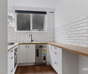 Freshly Renovated Ground-Floor Gem with Spacious North-Facing Court... - Photo 6