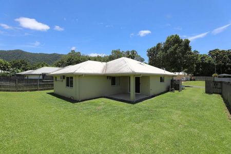 Fully Airconditioned - Two Living Areas - Side Access - Photo 3