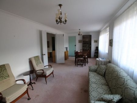 Three bedroom home in quiet surrounds. - Photo 5