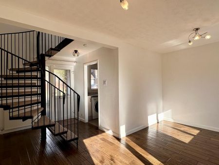 1 bedroom semi-detached house to rent - Photo 2