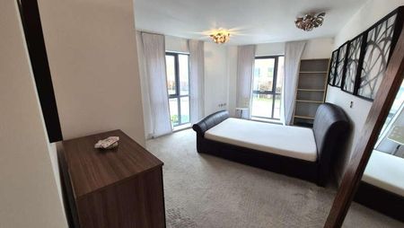 Royal Engineers Way, Mill Hill, NW7 - Photo 3