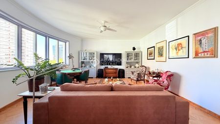 Apartamento com 4 quartos e 269m² para alugar em Independência, Porto Alegre. - Photo 2