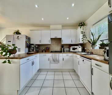5 bedroom semi-detached house to rent - Photo 6