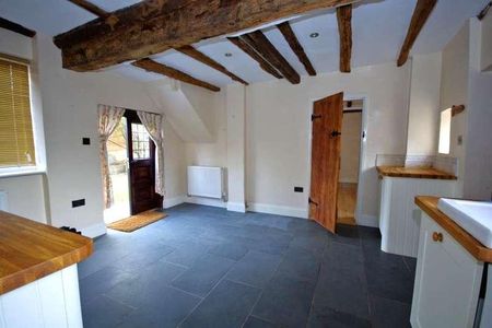 Club Cottage, Market Square, Newent, Gloucestershire, GL18 - Photo 3